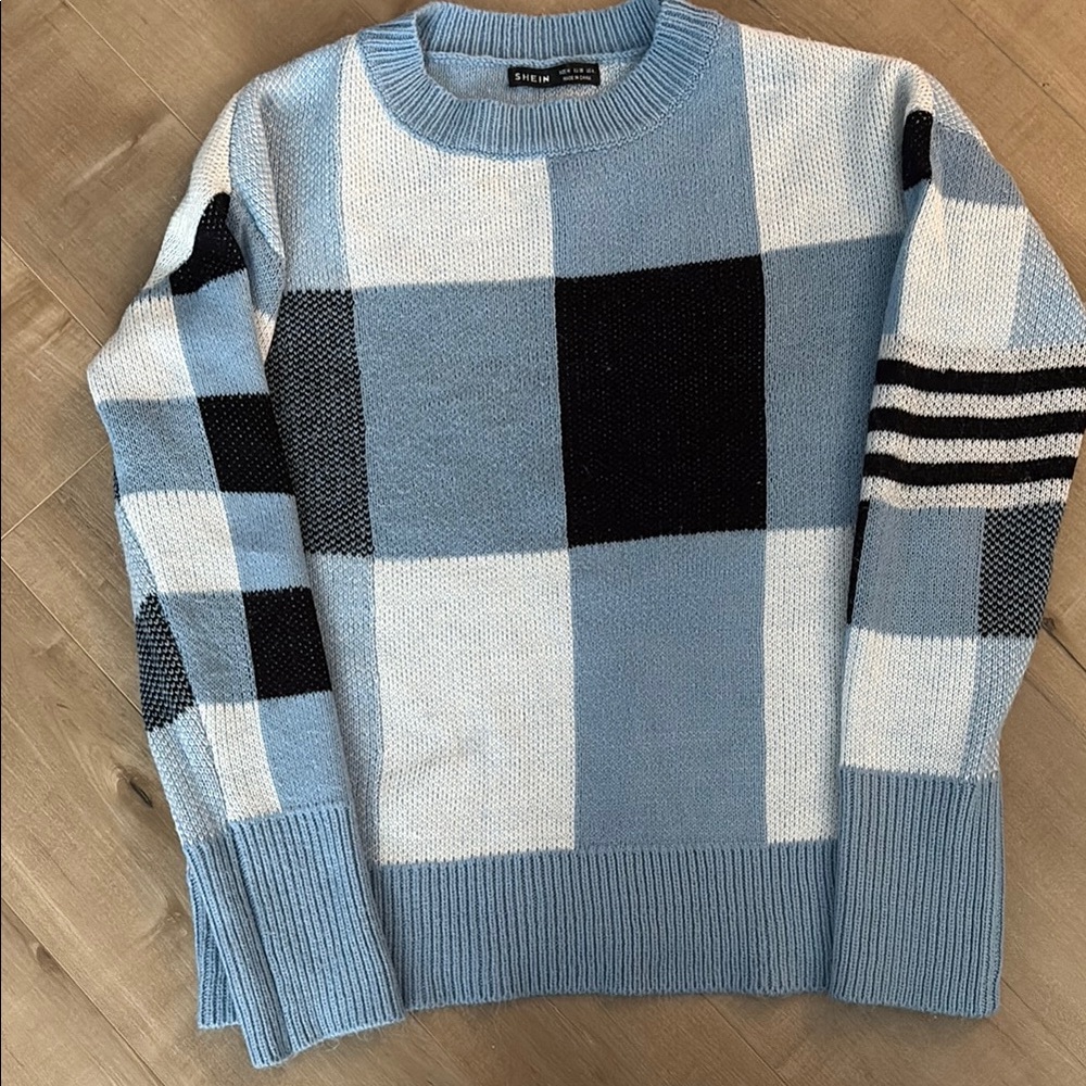 SHEIN Blue and Black Crewneck Sweater with Geometric Pattern